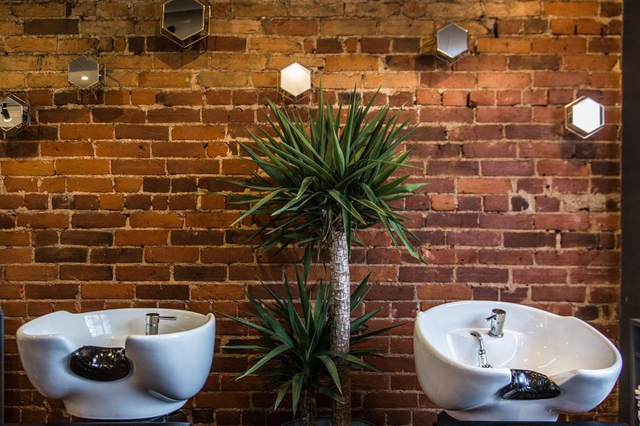 hair-salon-sinks-on-red-brick_925x